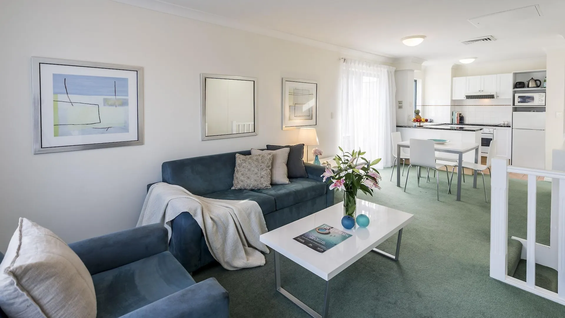 Oaks Gold Coast Calypso Plaza Suites 4*,  Austrália