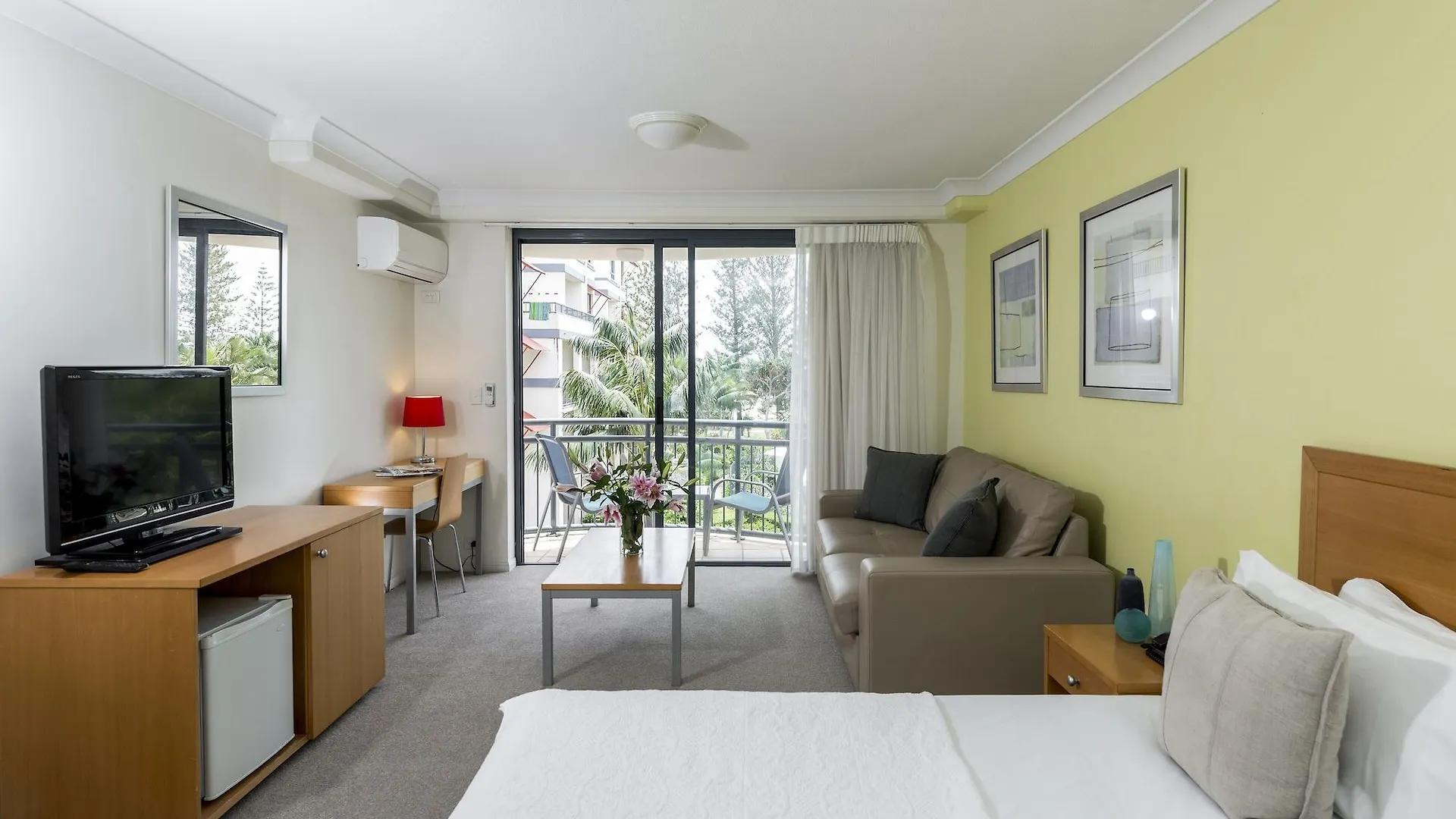 Oaks Gold Coast Calypso Plaza Suites Apart-hotel
