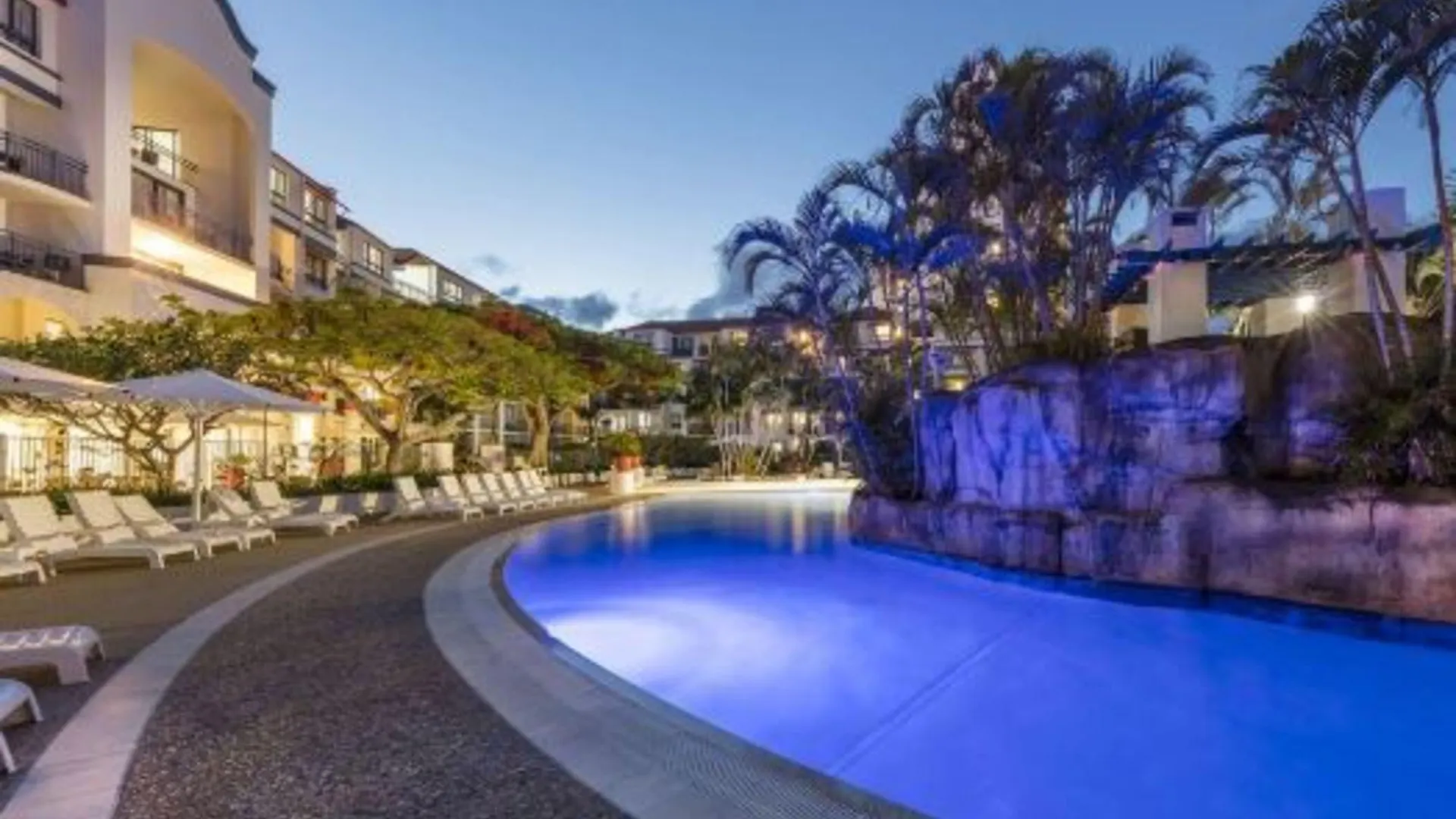 Oaks Gold Coast Calypso Plaza Suites 4*,  Austrália