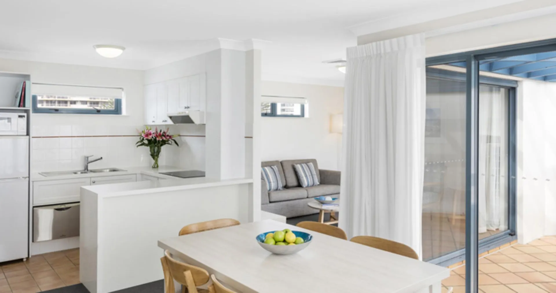 Oaks Gold Coast Calypso Plaza Suites 4*,  Austrália