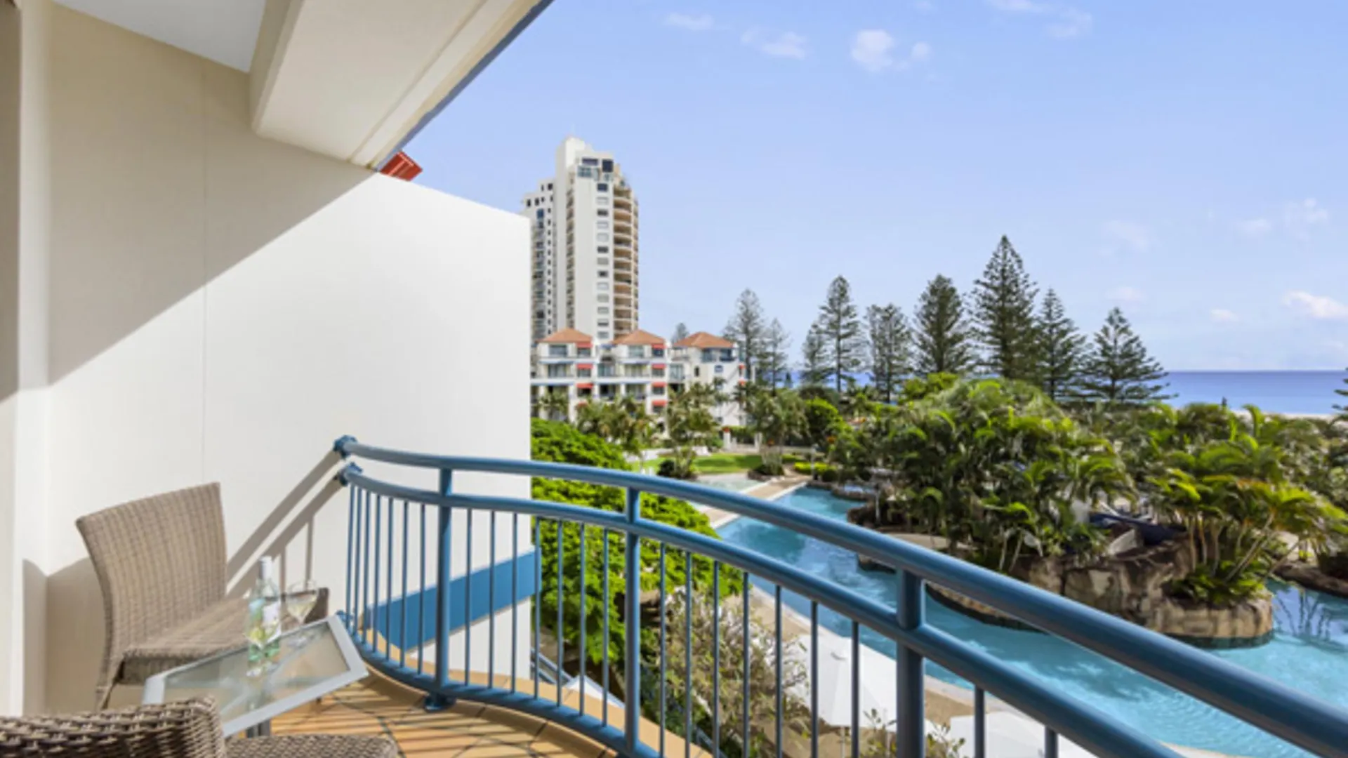 Oaks Gold Coast Calypso Plaza Suites 4*,